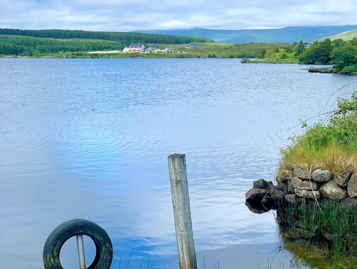 The Lake House 던글로 외부 사진